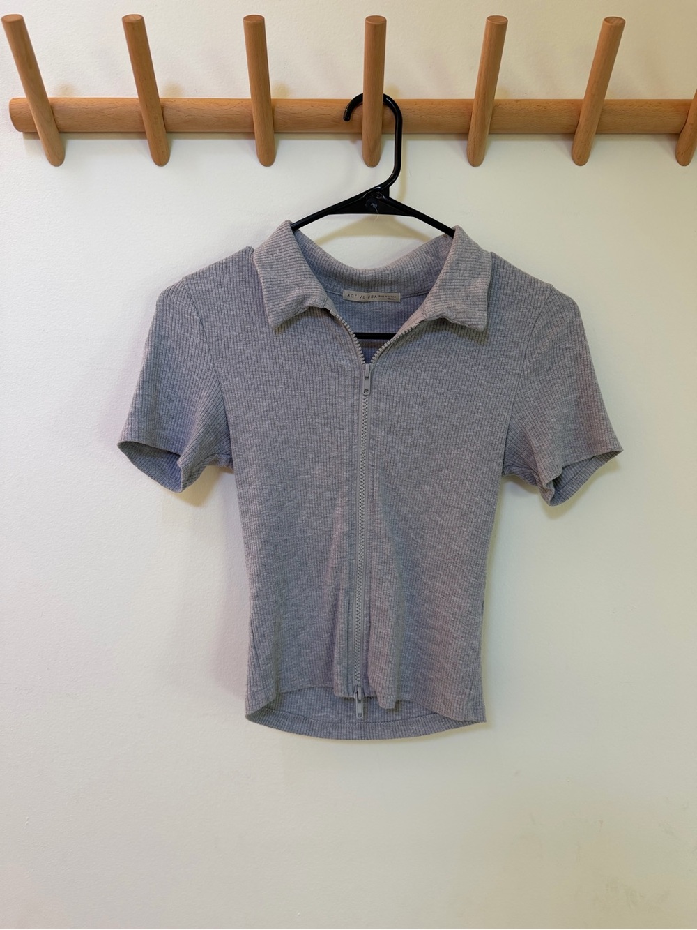Active USA Short-Sleeve Ribbed Zip Polo Tee in Gray, Size Small